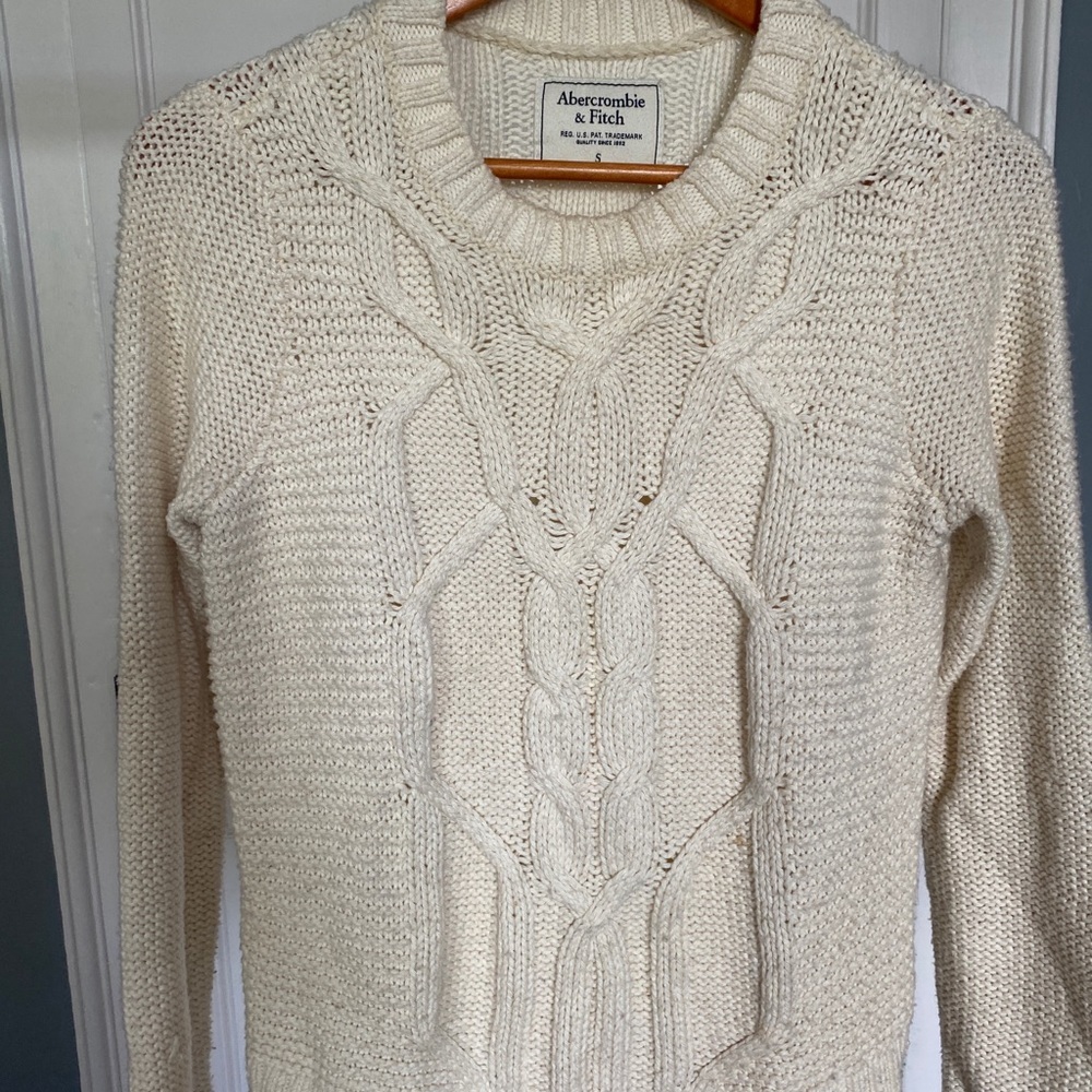 Abercrombie cable knit sweater - Picture 1 of 3